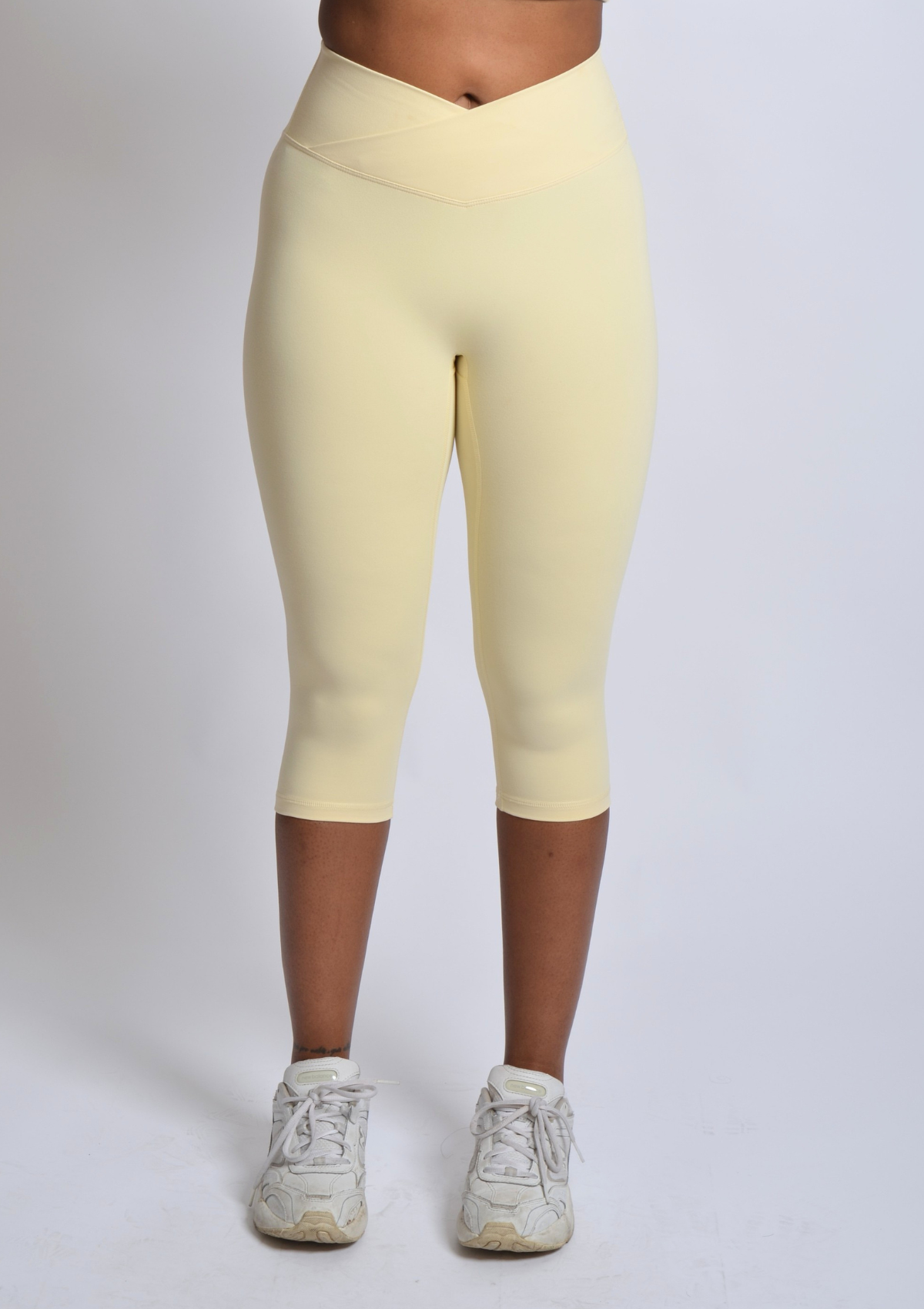 V-Waist Capri Leggings - Butter Yellow