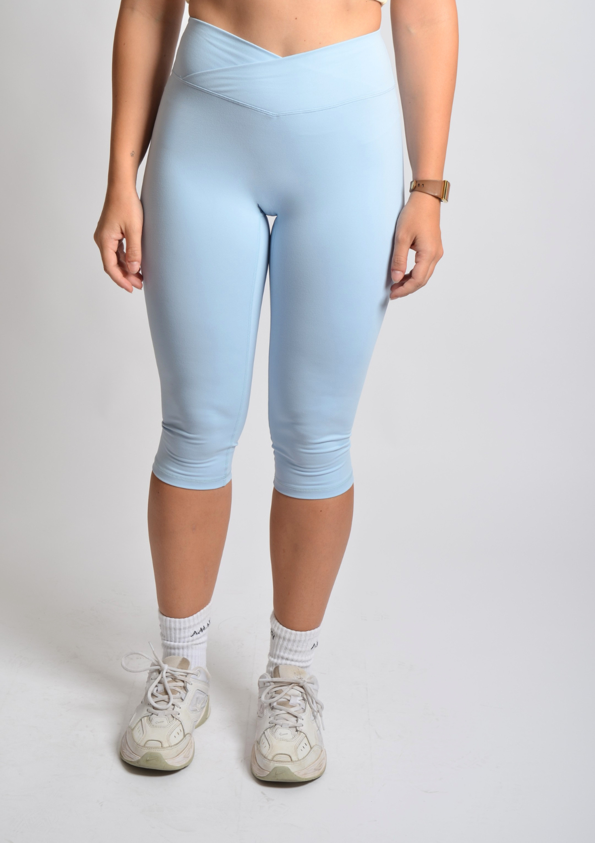 Cloud Love™ V-Waist Capri Leggings - Baby Blue