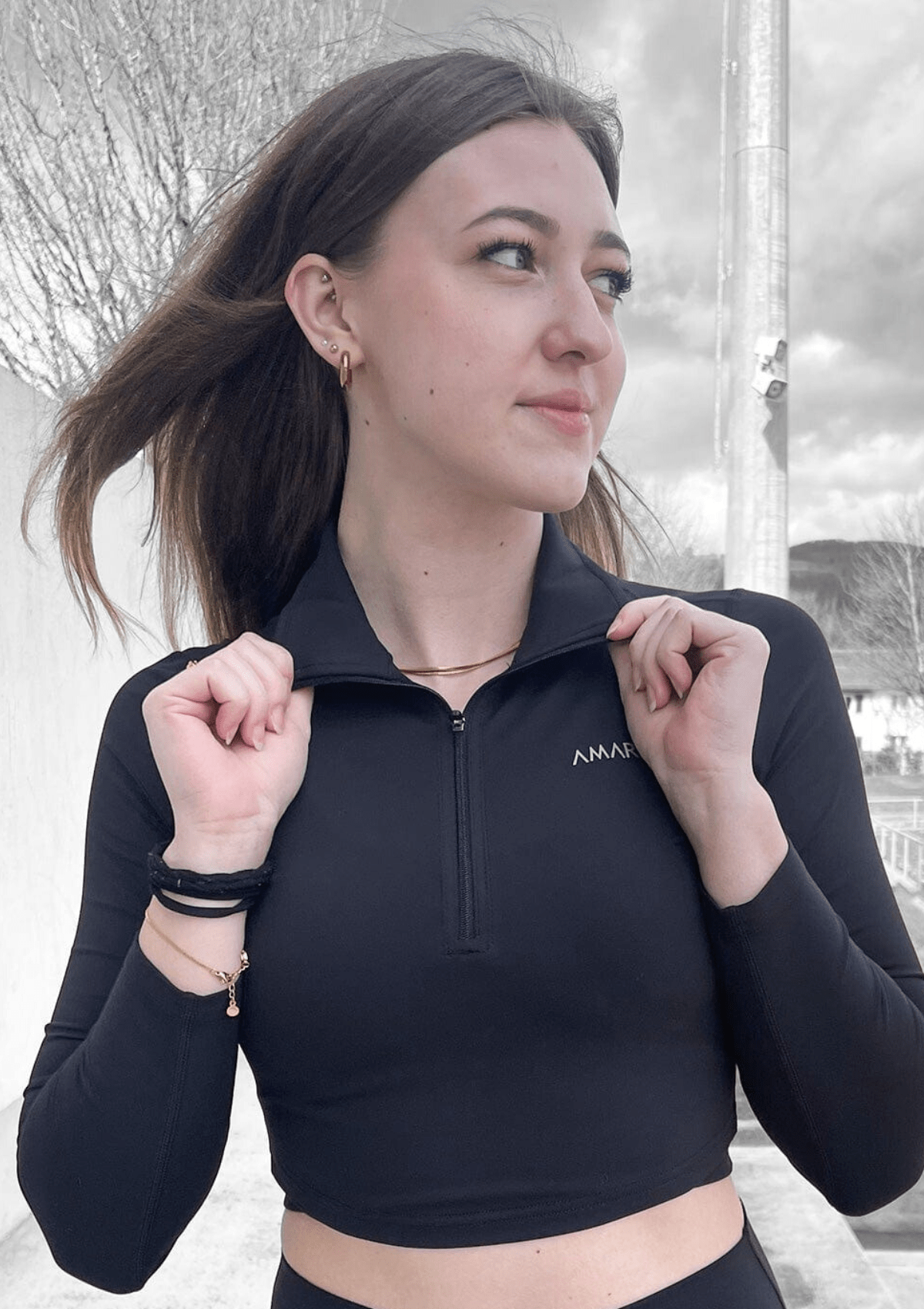 Second Chance: Long Sleeve Half Zipper Crop Top - Black L
