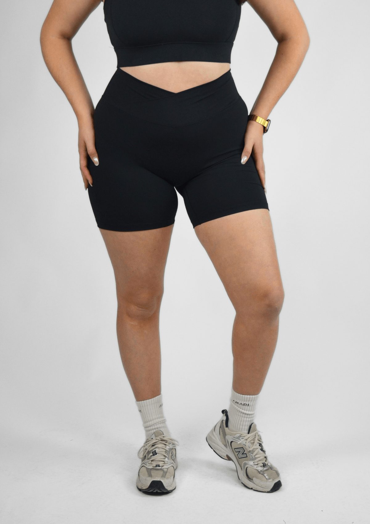 V-Shorts - Black