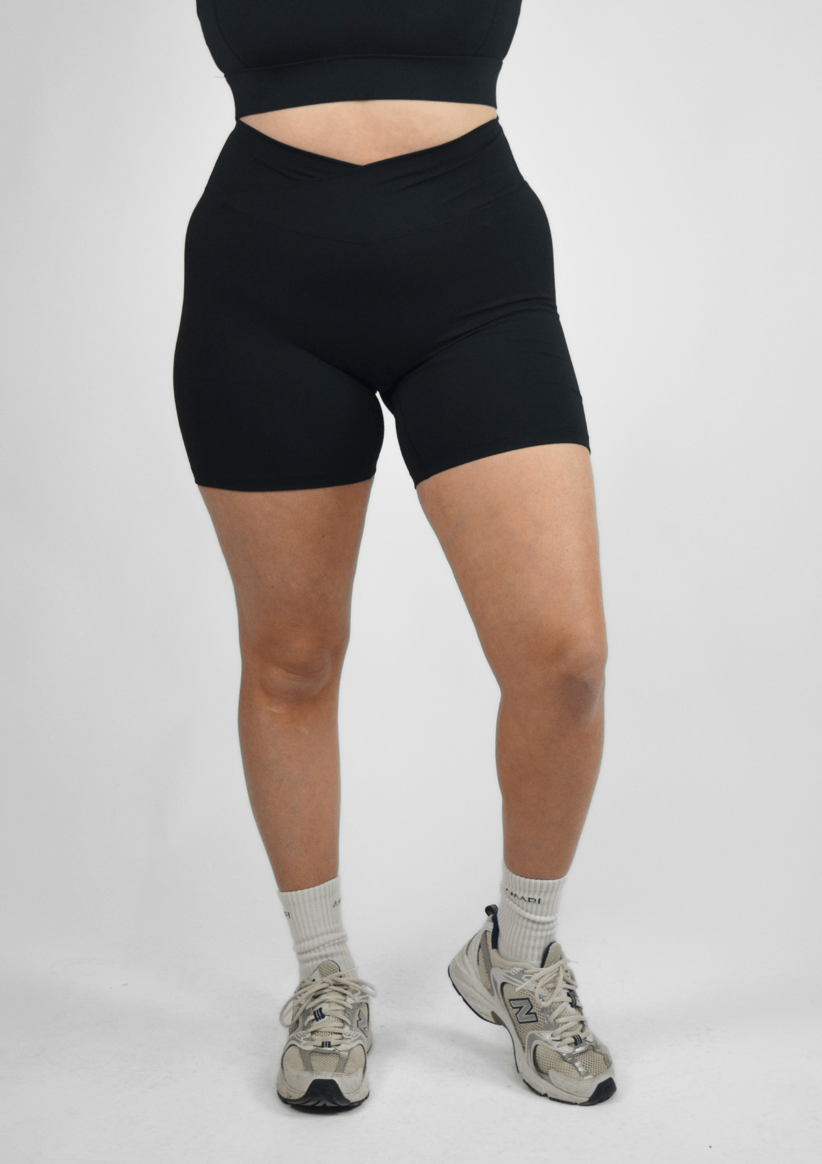 V-Shorts - Black