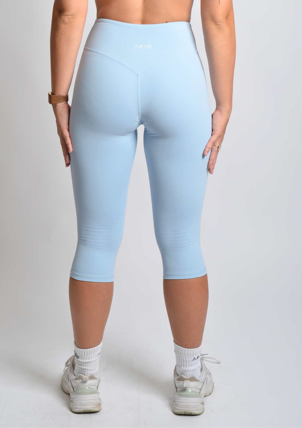 Cloud Love™ V-Waist Capri Leggings - Baby Blue