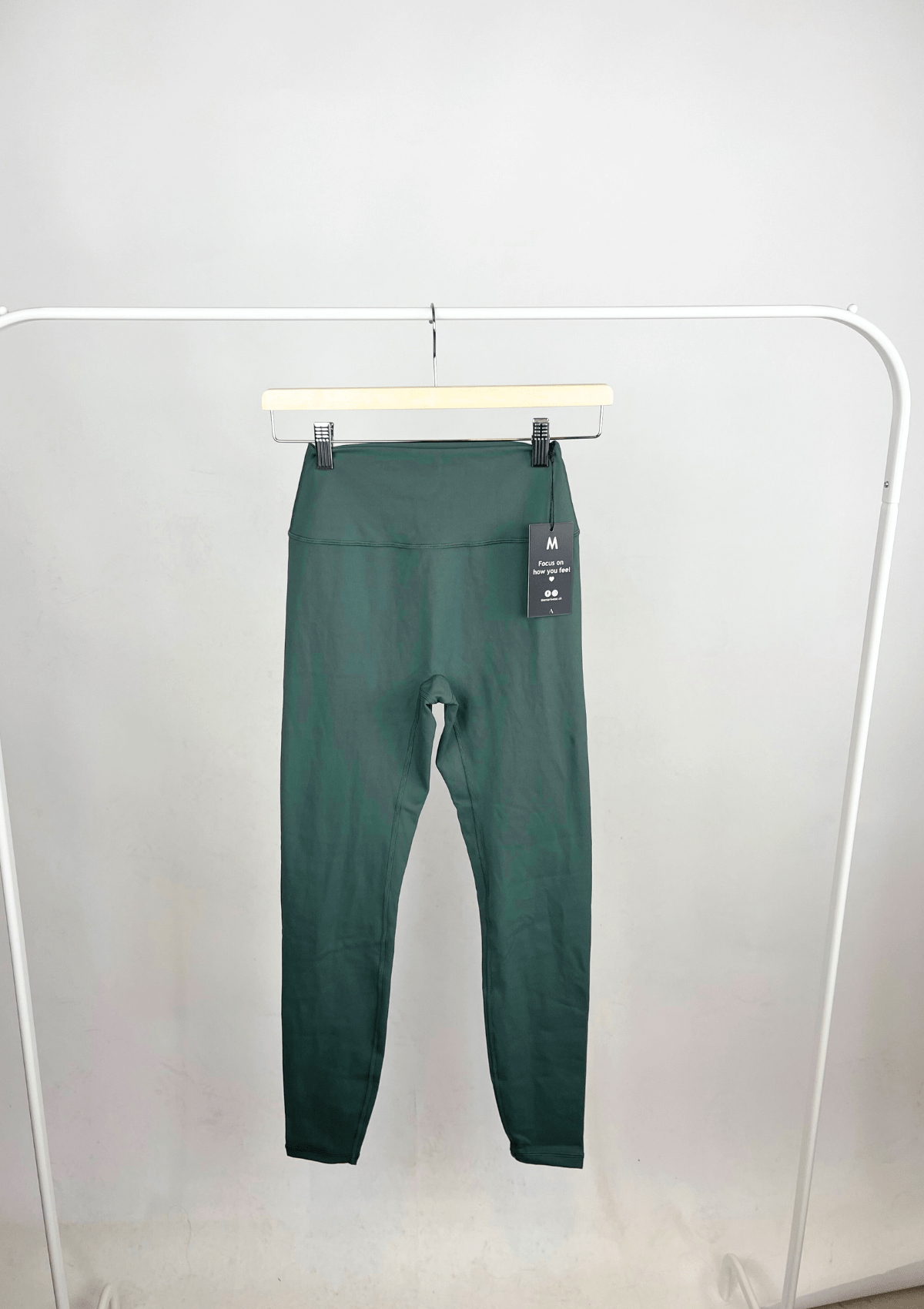 Second Chance: Essentials Leggings Olive - M