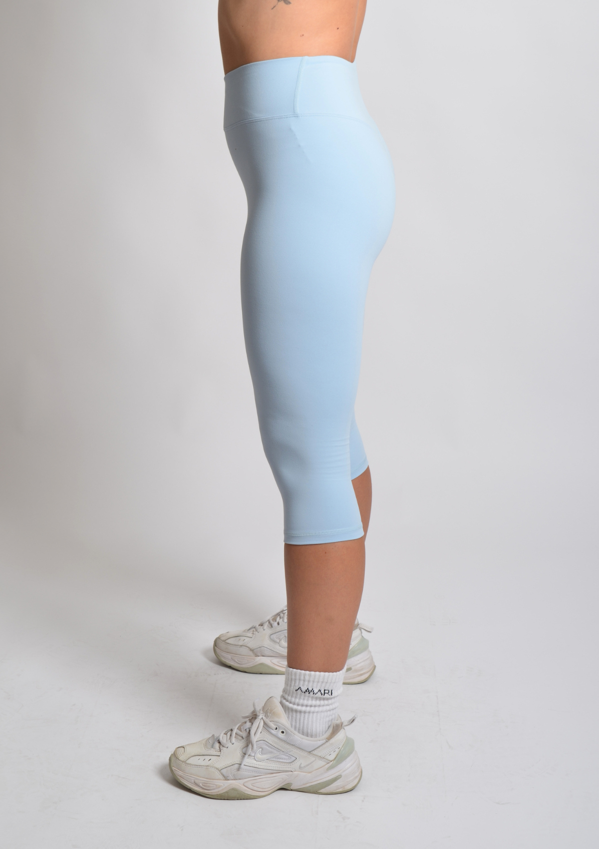 Cloud Love™ V-Waist Capri Leggings - Baby Blue