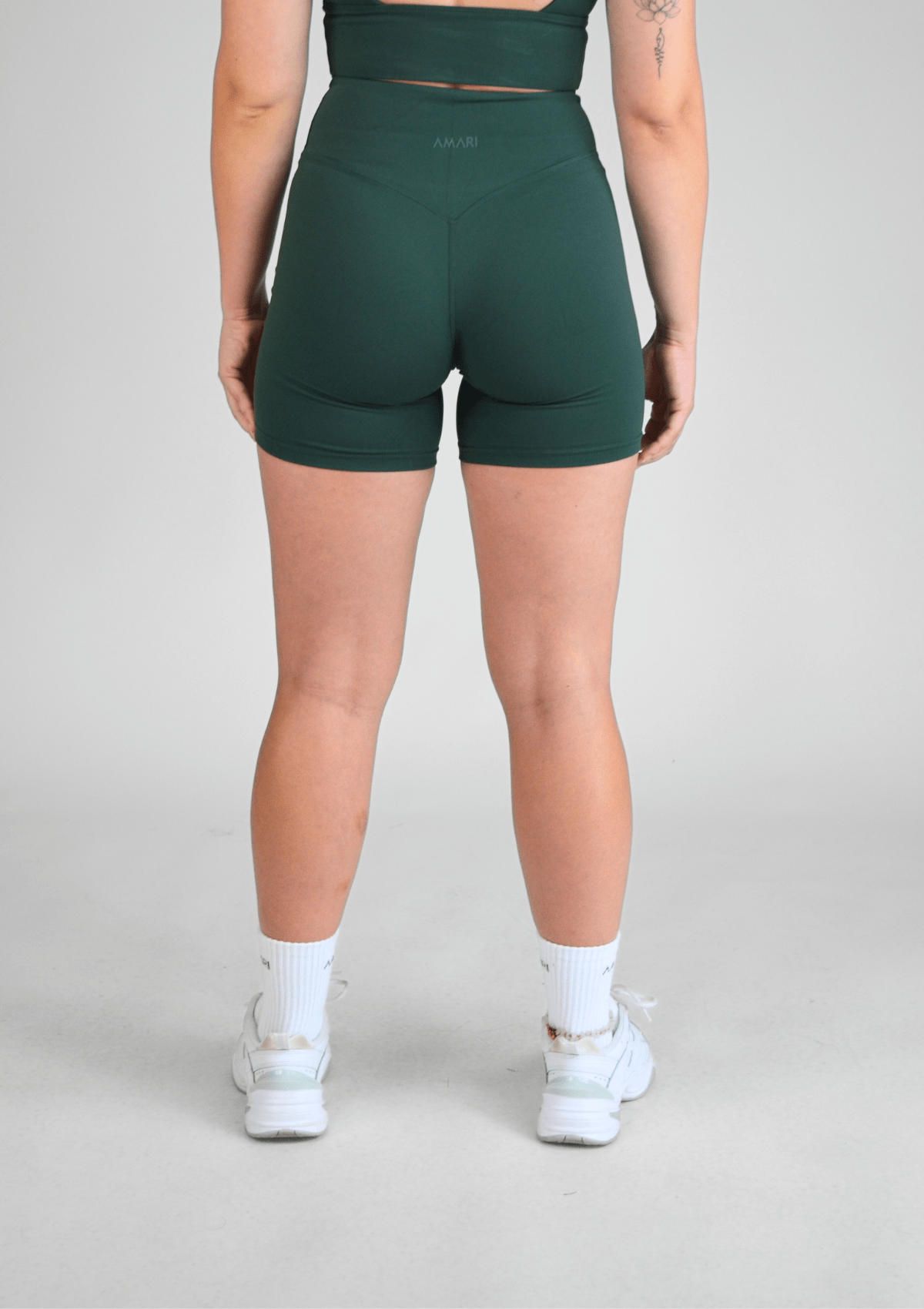 V-Shorts - Pine Green