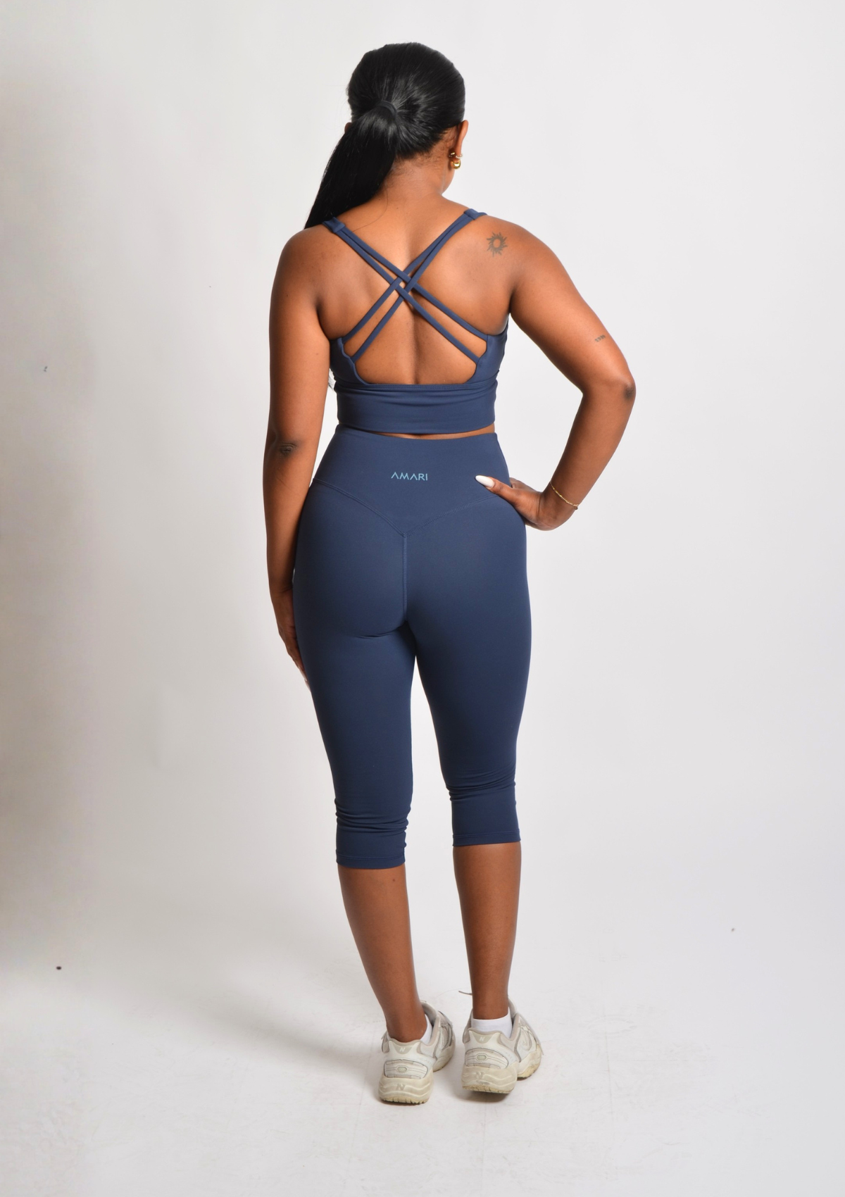 V-Waist Capri Leggings - Midnight Blue